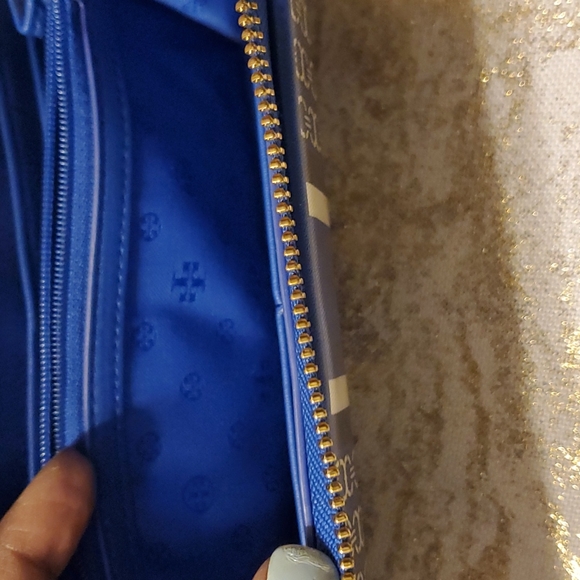 Tory Burch Gemini Royal Blue Wallet - Picture 7 of 12
